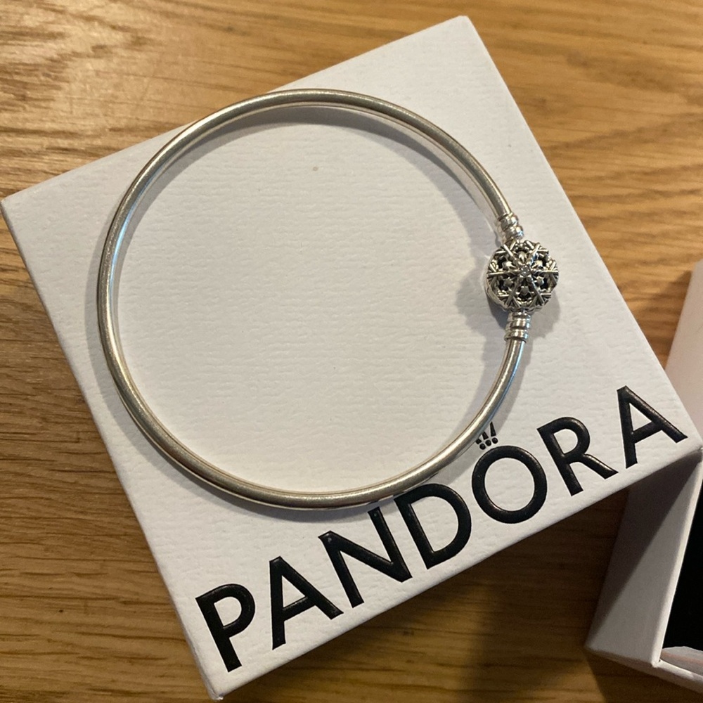 Pandora Moments Sparkling Snowflake Clasp Bracelet